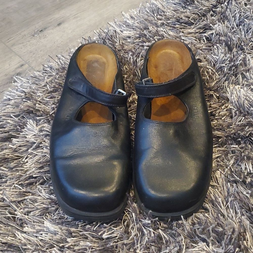 Womens Naot Slip On Shoes 9